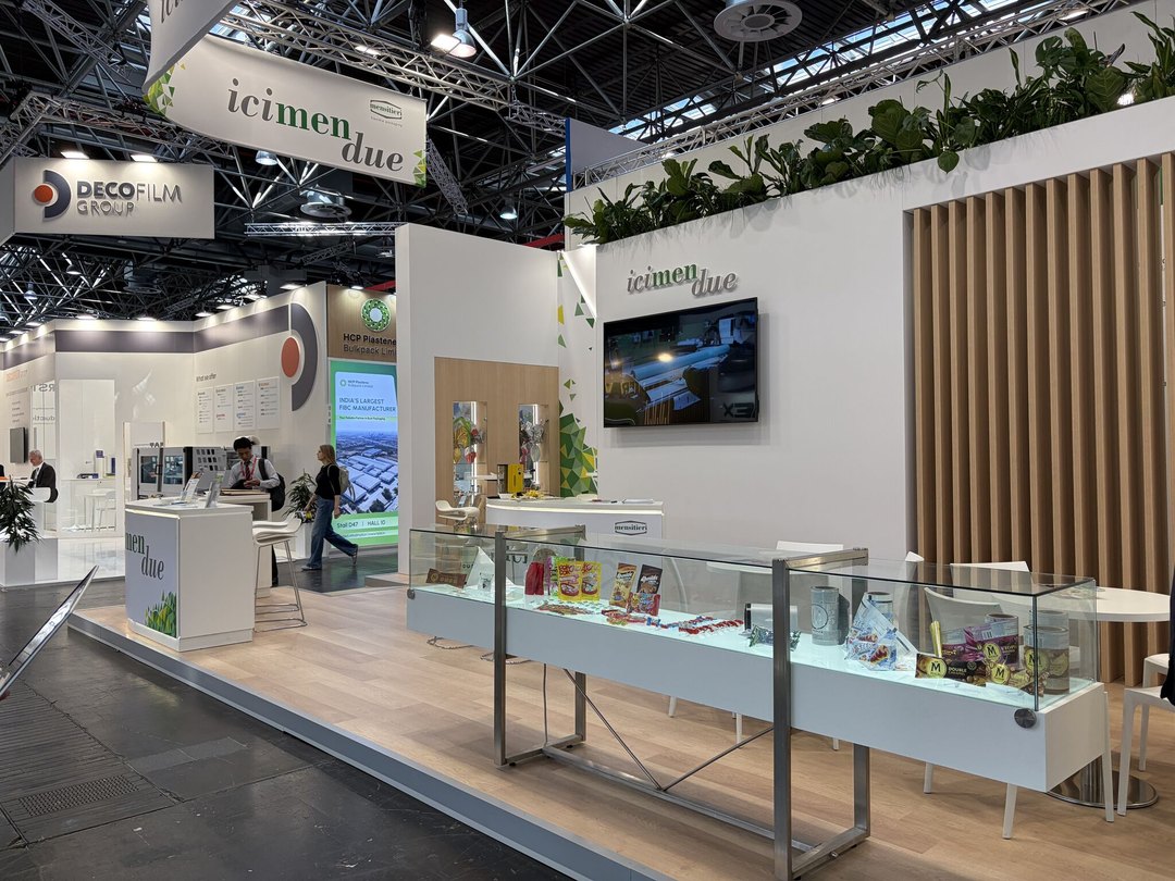 Product displays inside the Icimendue exhibition stand